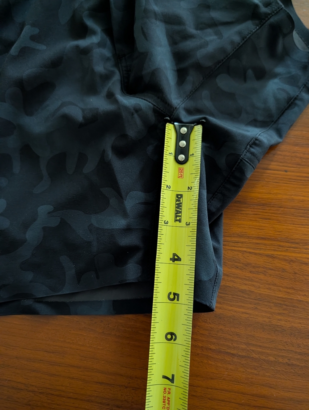 Ten Thousand Shorts Men’s Medium Camo Black Gray The Interval Lined Gym 5 Inseam - Picture 4 of 7